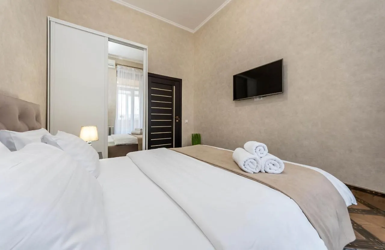 Apartment Maidan, Khreschatyk 3Br Kyiv Ukraine
