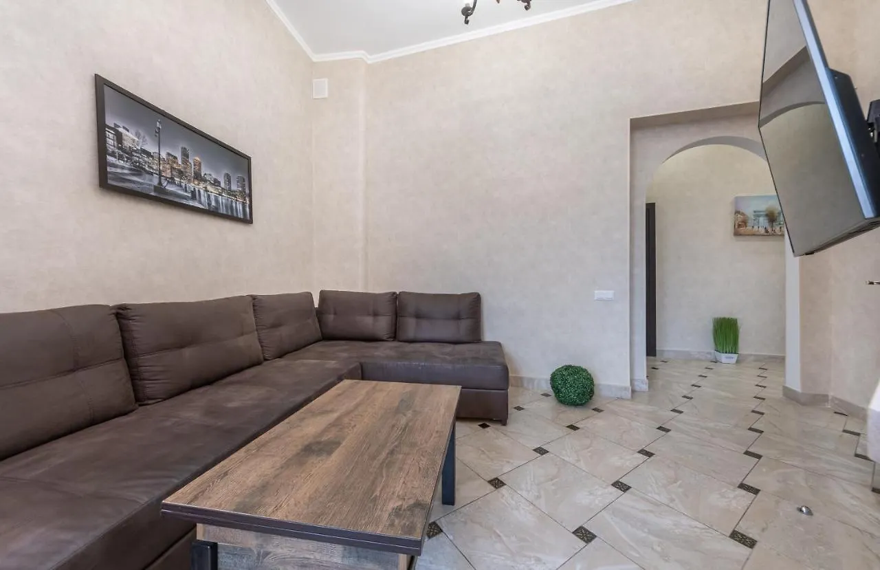 Apartment Maidan, Khreschatyk 3Br Kyiv