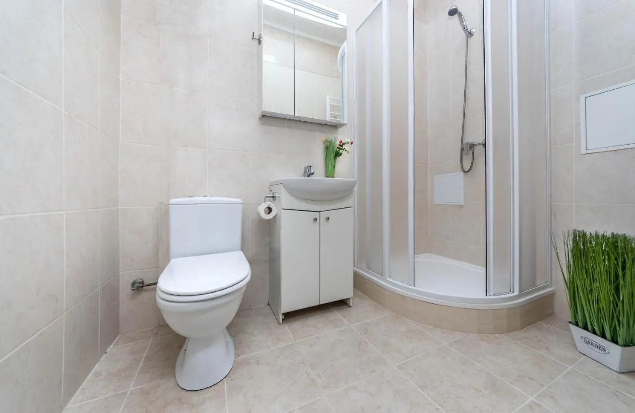Maidan, Khreschatyk 3Br Kiev